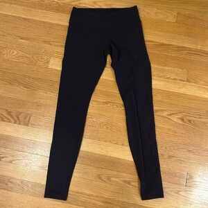 Lululemon black wunder under leggings